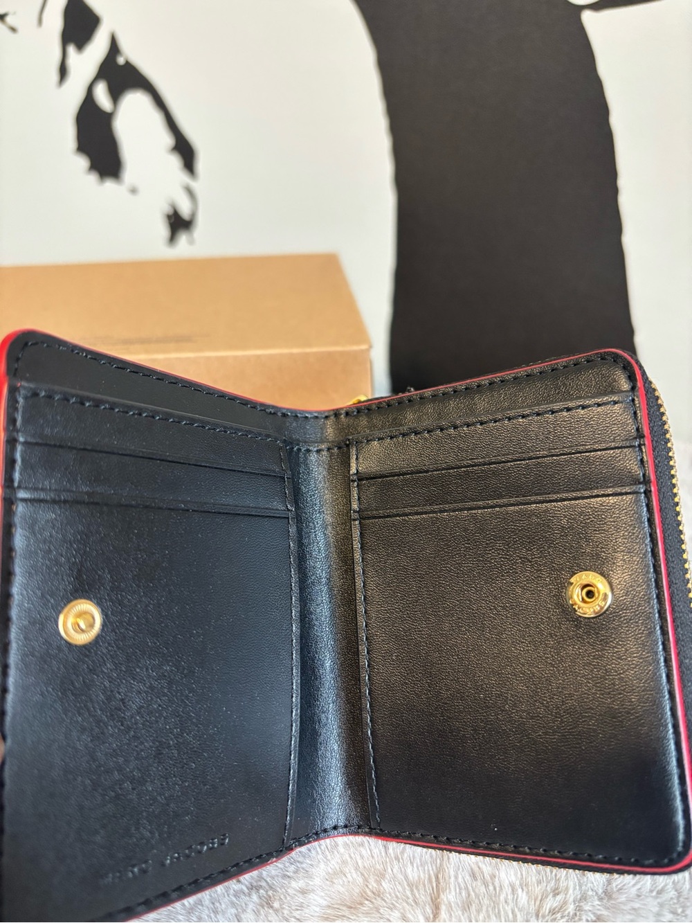 Marc Jacobs Red Pebbled Leather Zip Wallet - Picture 3 of 6